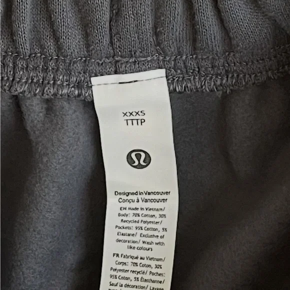 Lululemon Women Scuba Mid-Rise Oversized Short 7 Grey NWT